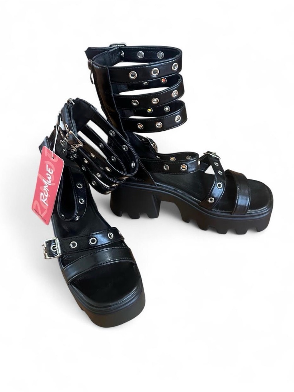 ROMWE Black Strappy Lug Platform Sandals with Grommet Accents